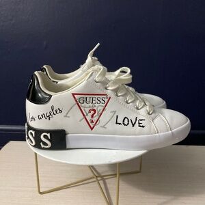 Guess Pathin Casual Sneakers Women' 6.5 M White Faux Leather Low Top Lace Up NEW